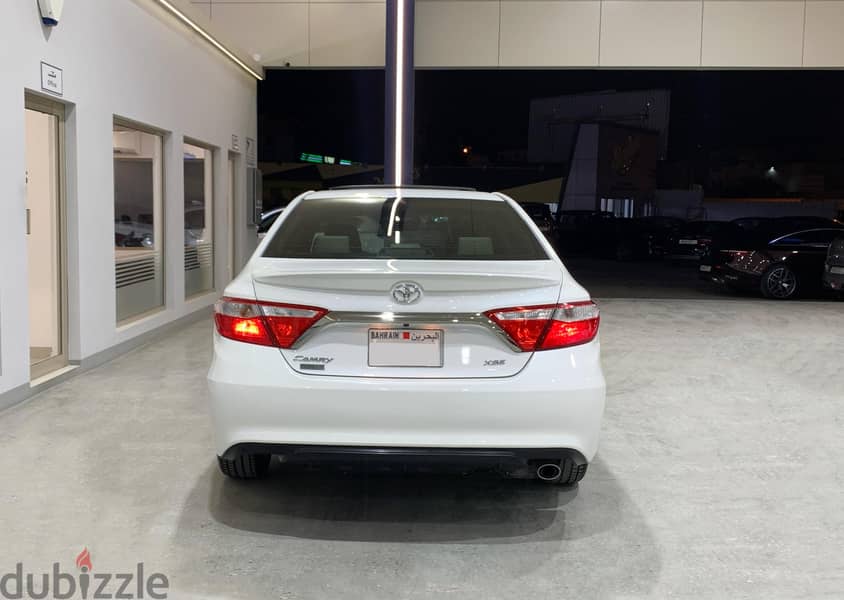 Toyota Camry 4