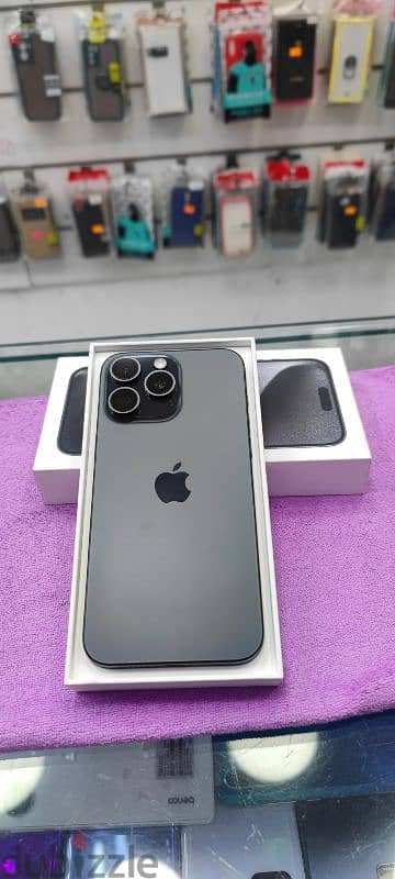 iPhone 15 Pro Max Black titanium 256GB 2