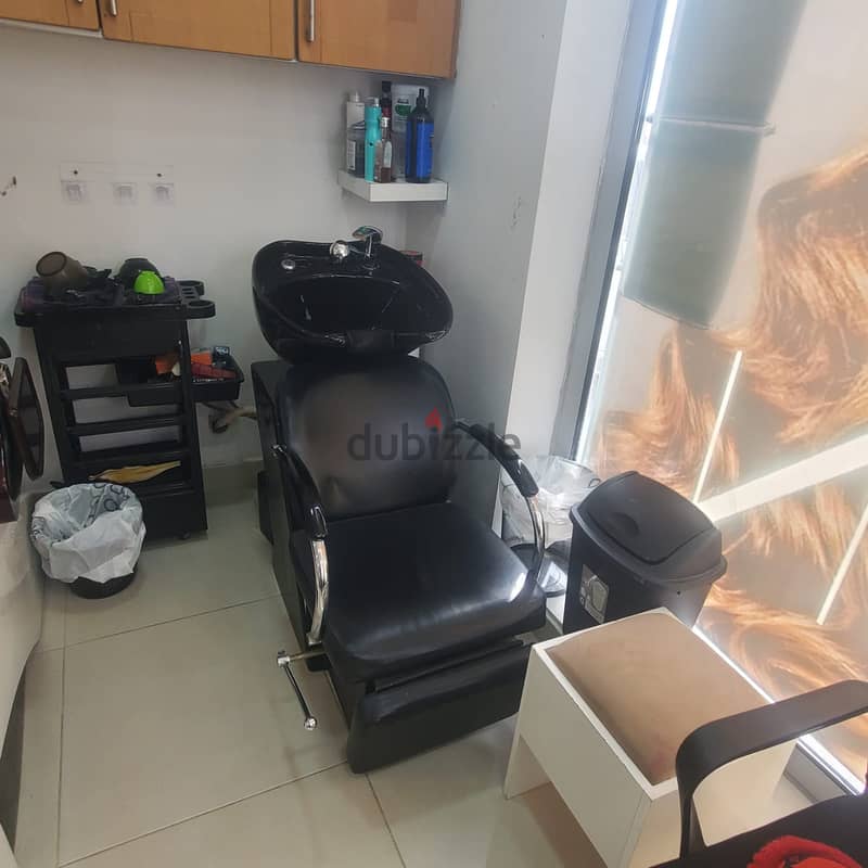 Fully Equipped Ladies Salon For Sale 2