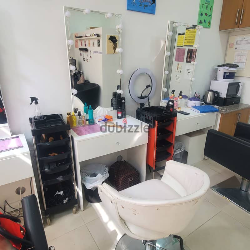 Fully Equipped Ladies Salon For Sale 4