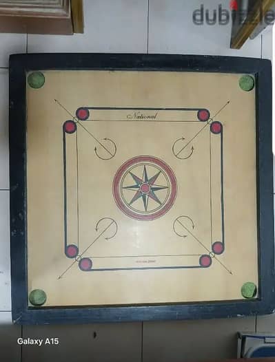 Carrom board