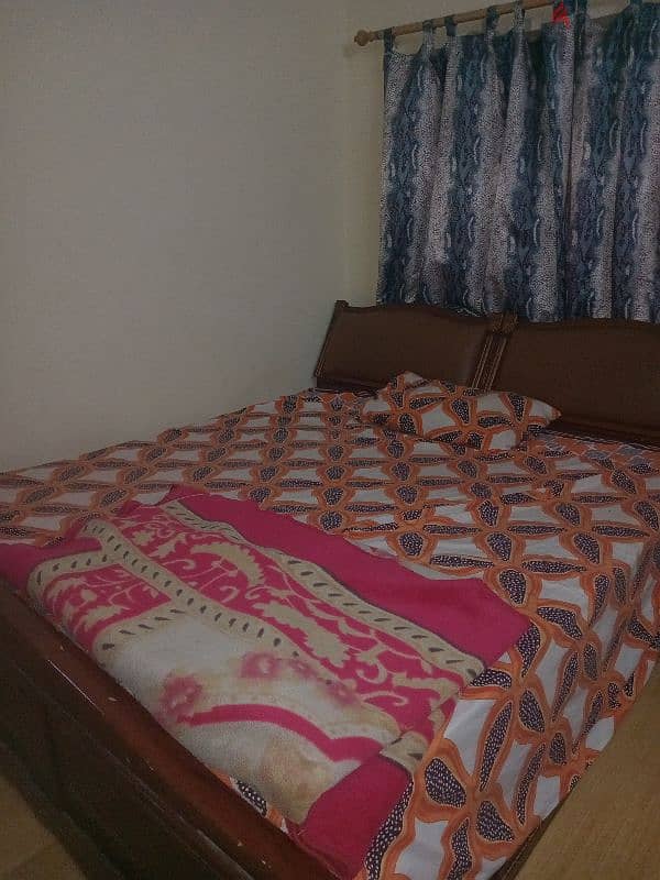 King size bed for sale 0