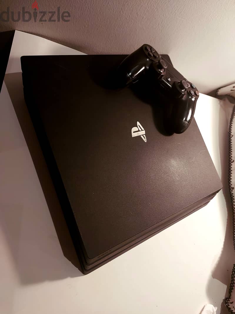 Ps4 (1TB) With Original Controller 1