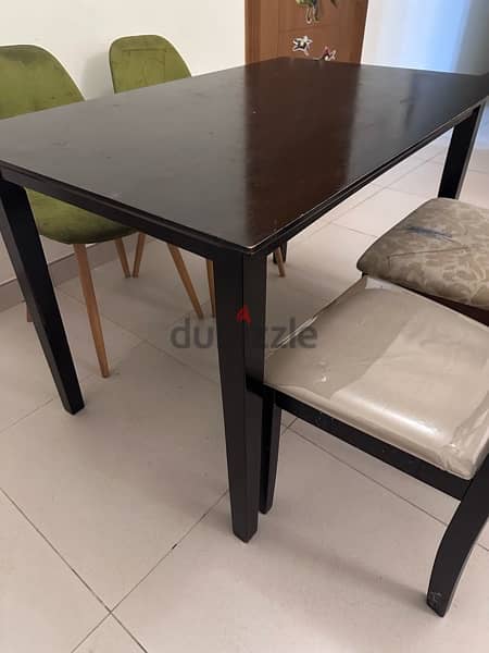 Solid dining table with four chairs 2