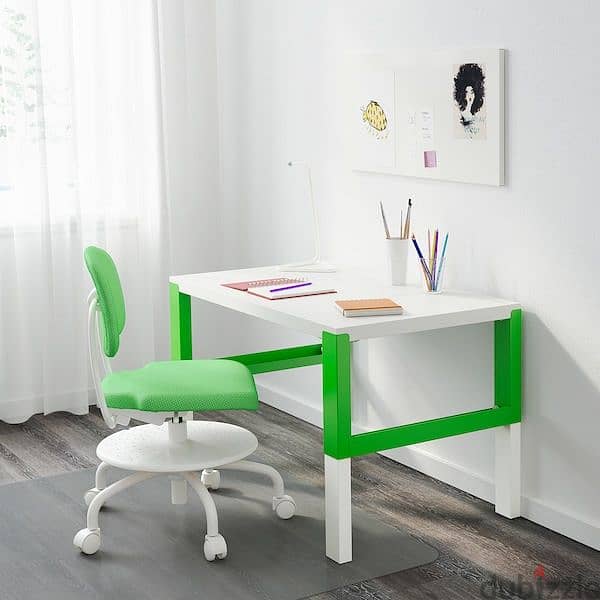 IKEA green PAHL table 1