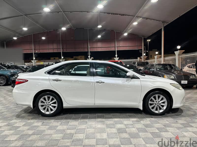 Toyota Camry 2017 glx 5