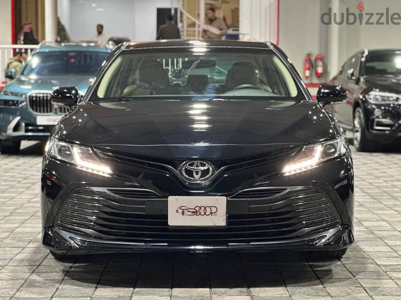 Toyota Camry 2019 4