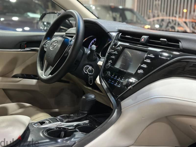 Toyota Camry 2019 7