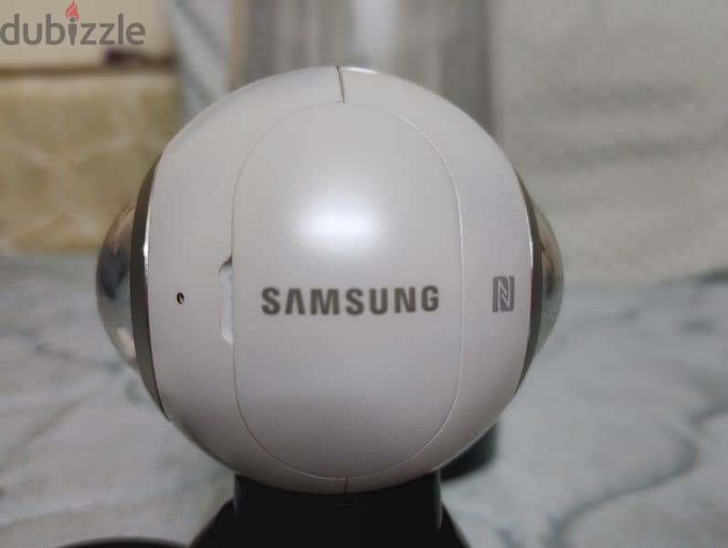 Samsung Gear 360° Sphere Camera 1