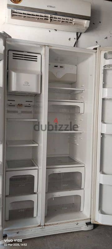 big one refrigerator for sale LG very good working call me now 2