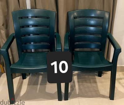 Good condition super comfortable green plastic chair