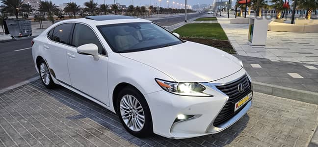 Excellent Condition. 2016 Lexus ES 350, Only 95739 KM