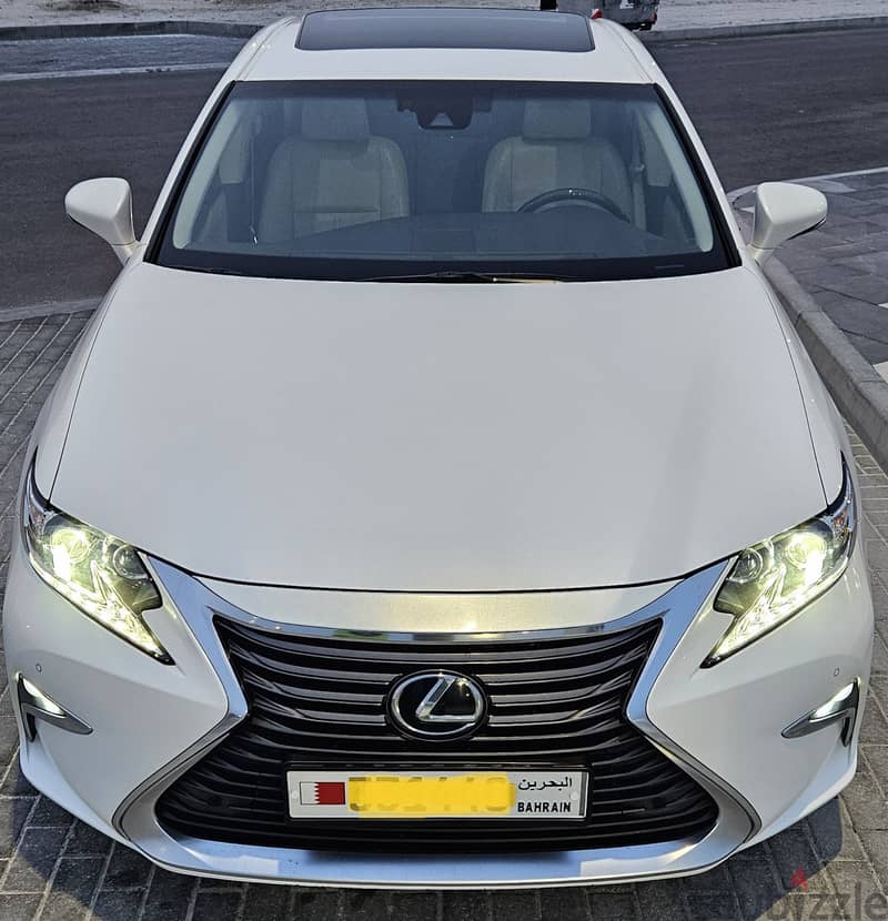 Excellent Condition. 2017 Lexus ES 350, Only 95739 KM 1