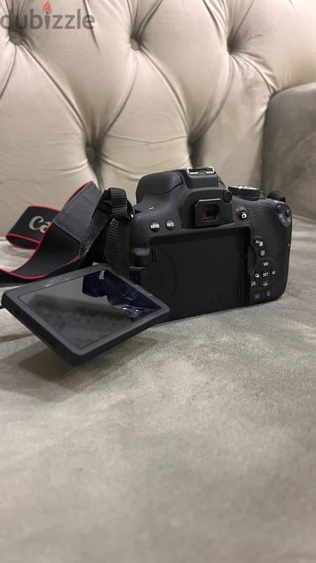 for sale . . Canon 750D camera 1