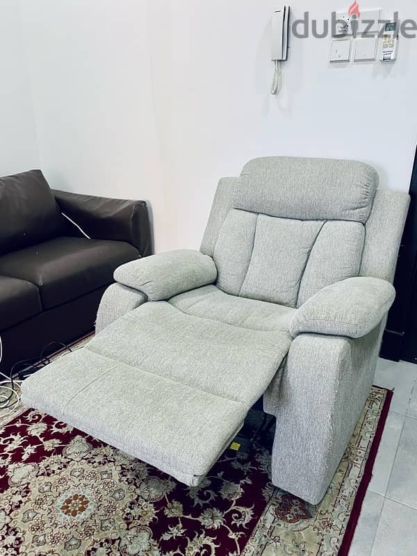 soft chair with footrest 3