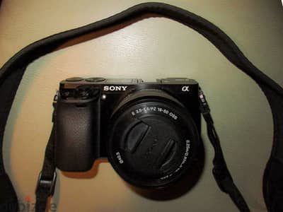 (NEAR MINT) Sony A6000 camera + 2 lenses