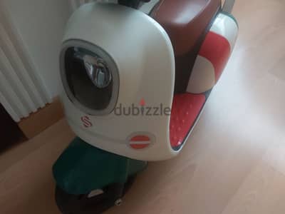 bd 25 ride on rechargeable battery scootor