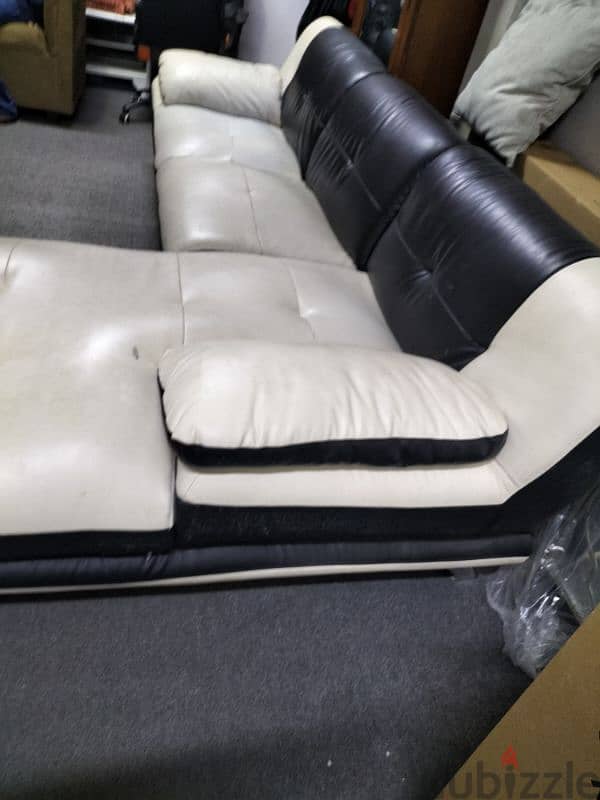 40 bd leader sofa L shaped with delivery 2