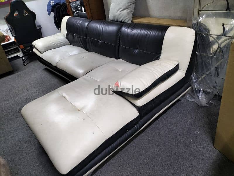 40 bd leader sofa L shaped with delivery 3