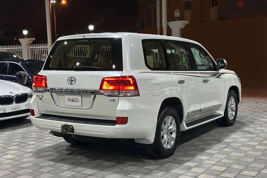 Toyota Land Cruiser 2018 GXR 4