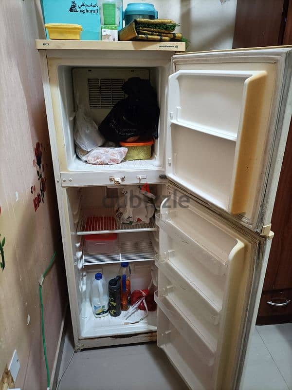 urgent sale refrigerator , good working condition @ 30 bd 1