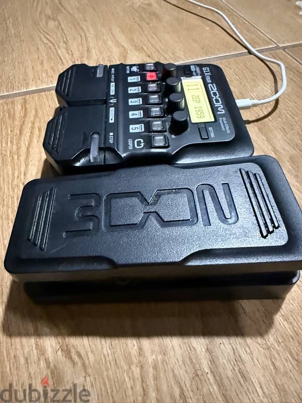 Zoom G1X Four Guitar Multi Effect 1