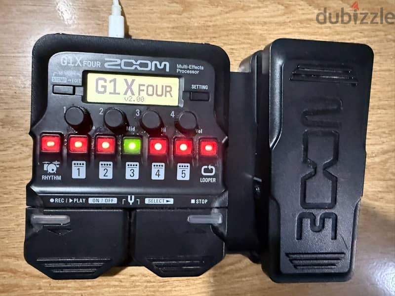 Zoom G1X Four Guitar Multi Effect 3