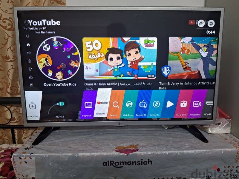 LG Smart Tv 32" with original remote for sale like new condition 3