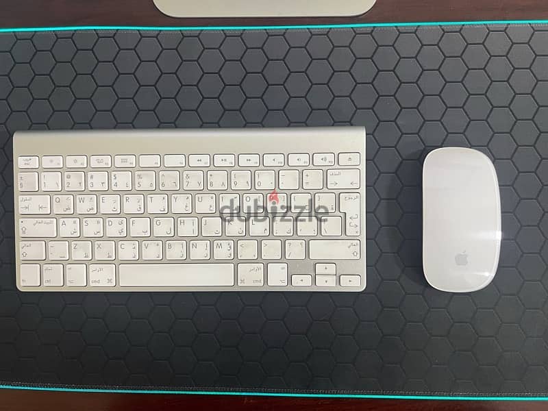 Apple keyboard with mouse 0