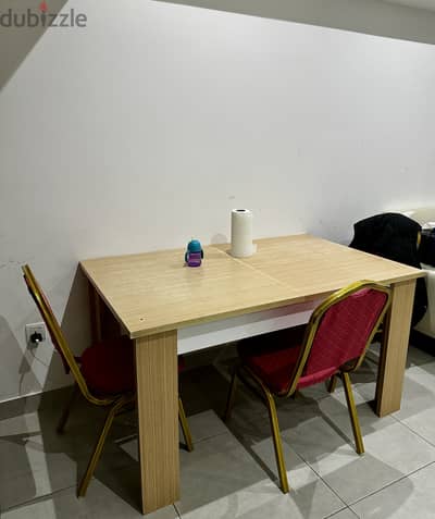 Table with 3 chairs