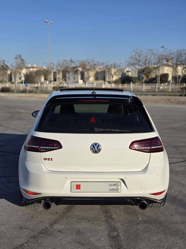 Volkswagen GTI 2016 4