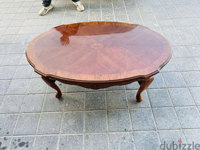 NEAT WOODEN T TABLE ONLY 7 BD 1