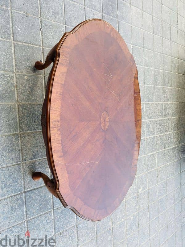 NEAT WOODEN T TABLE ONLY 7 BD 2