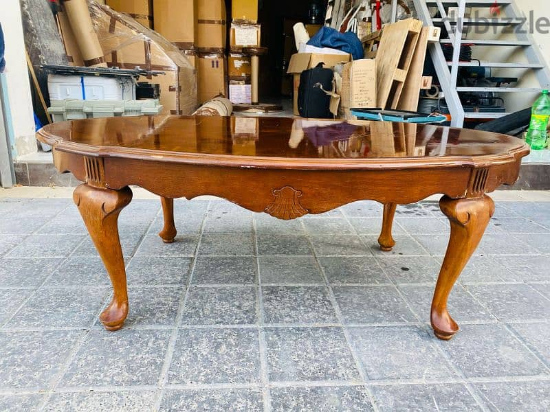 NEAT WOODEN T TABLE ONLY 7 BD 3