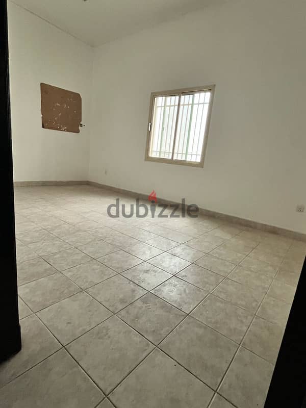 3 bedroom flat for rent in Al Dair on raya highway. 4