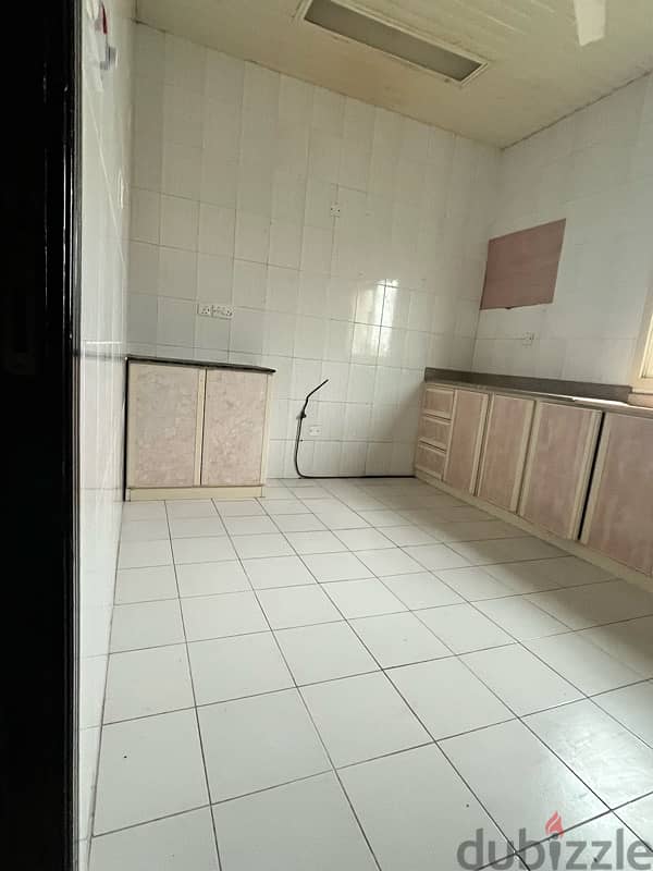 3 bedroom flat for rent in Al Dair on raya highway. 10