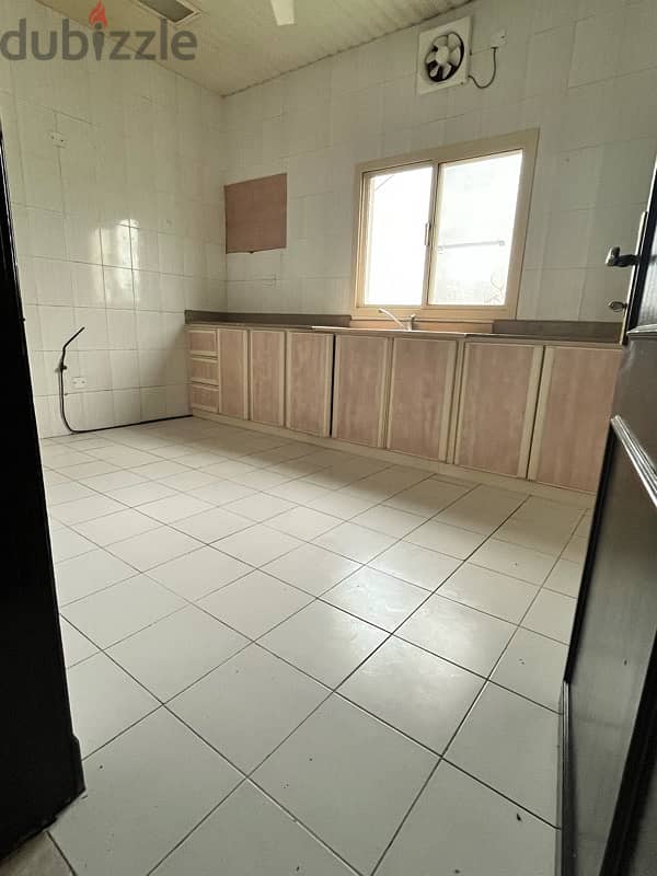 3 bedroom flat for rent in Al Dair on raya highway. 11