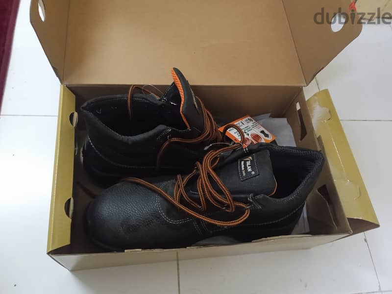 Talan Safety Shoes - 4 BD each 2