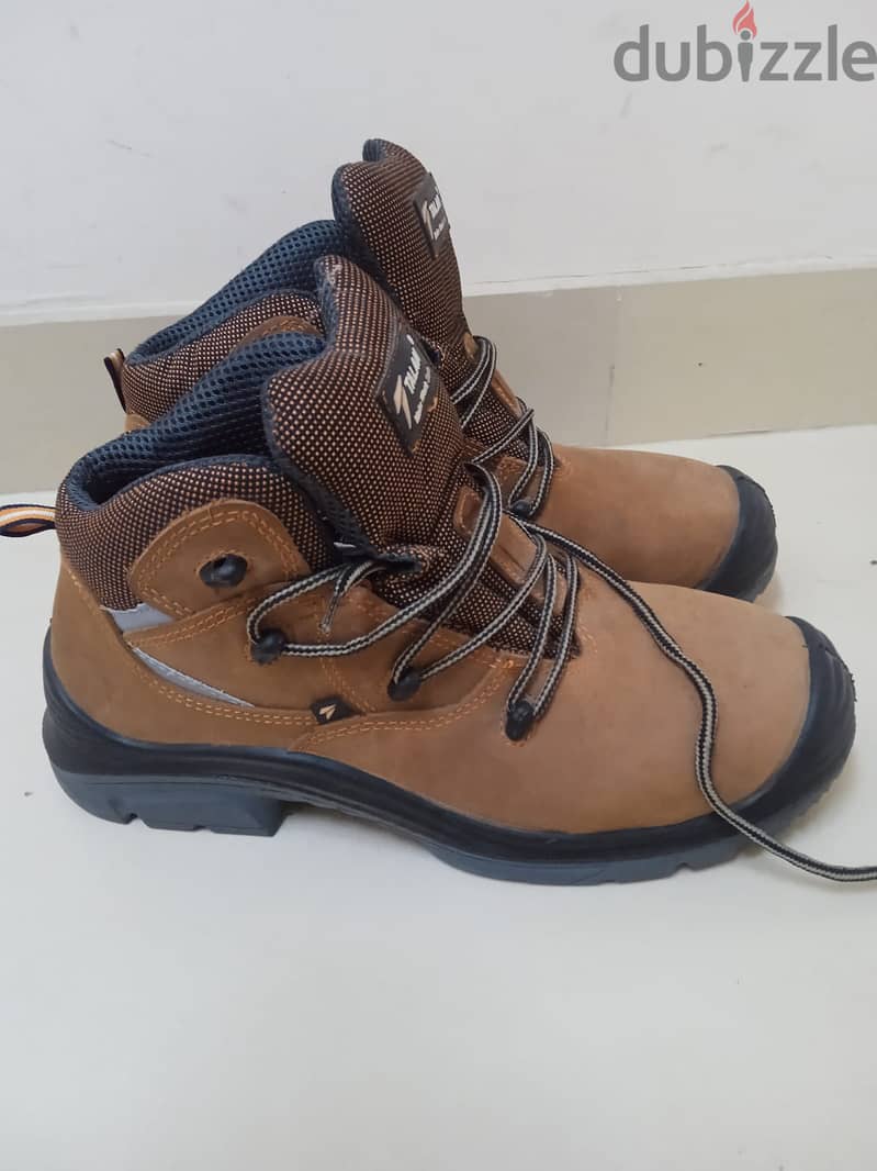 Talan Safety Shoes - 4 BD each 3