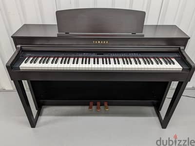 Yamaha Clavinova CLP-470 piano