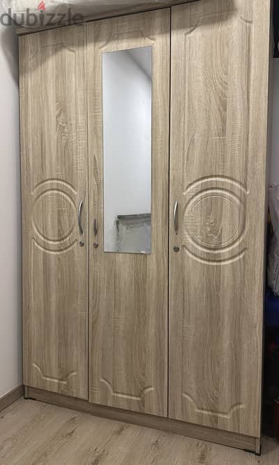 3 door wardrobe