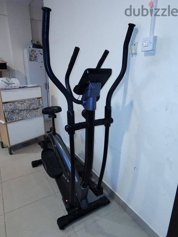 Like-New Elliptical Trainer – Hardly Used 2