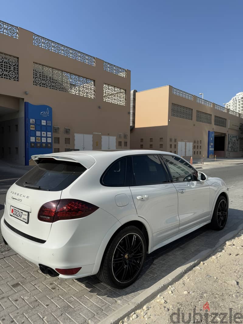 Porsche Cayenne GTS 2014 3