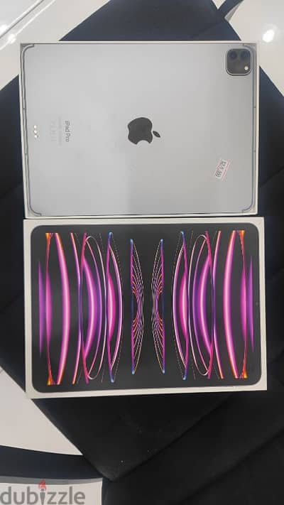 ipad pro 128 gb WiFi with cellular new condition box with accessories