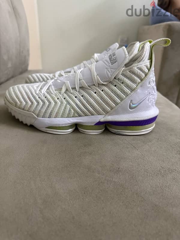 Nike LEBRON 16 buzz lightyear 1