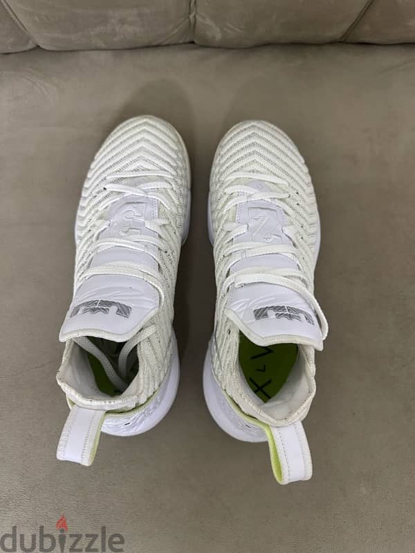 Nike LEBRON 16 buzz lightyear 3