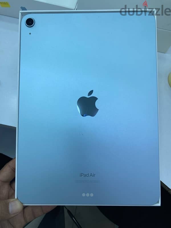 iPad Air 6th Generation 11 inch 256 GB 1