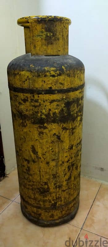 thread type yellow Colour cylinder ( with gas )hasnain gas for sale