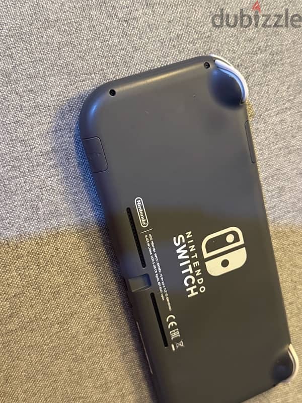 switch lite grey works well, screen protector, analog covers 4