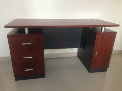 Office/Student Desk طاولة مكتب